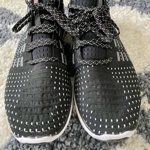 Women’s Under Armour Running Shoe Size: 9.5